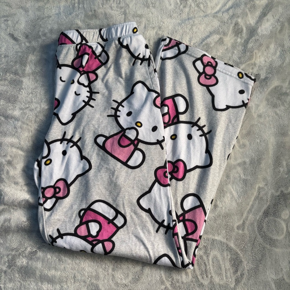 hello kitty pj’s